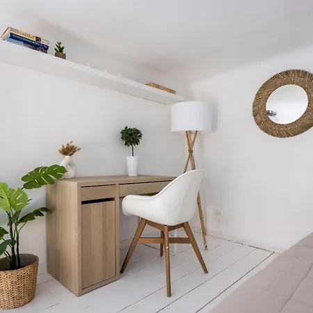 Bright Design House In The Heart Of Bolonia
