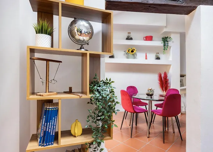 Bright Design House In The Heart Of アパート