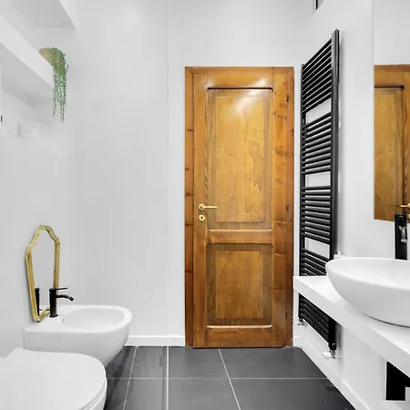 Bright Design House In The Heart Of Apartment *
