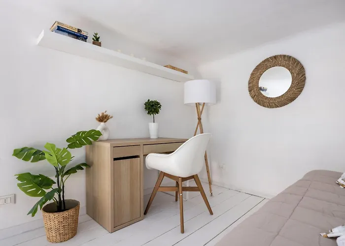 Bright Design House In The Heart Of Boloňa