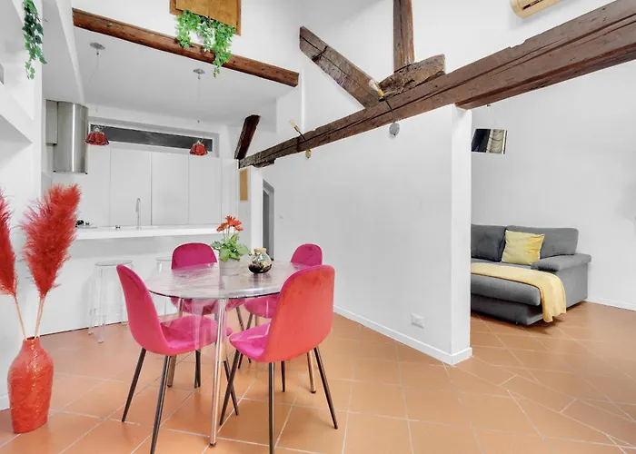 Bright Design House In The Heart Of * Boloňa