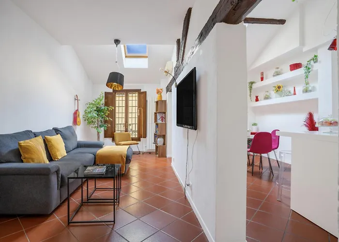 Bright Design House In The Heart Of Apartmán Boloňa