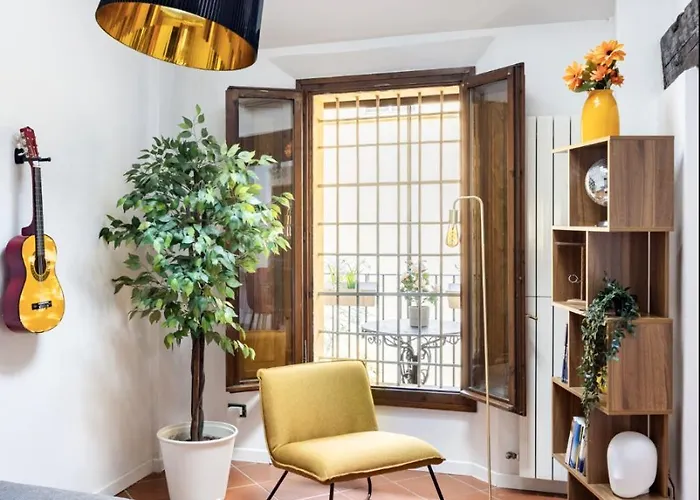 Bright Design House In The Heart Of דירה *